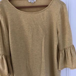 Max Studio top with ruffled sleeves